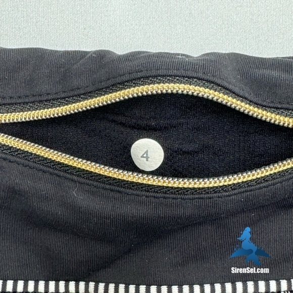 1047 lululemon Run: Speed Short - Size 4 - Black/White Dottie Eyelet Pattern - Picture 11 of 15